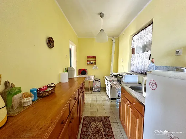 Three storey house with sea view in Zagradje