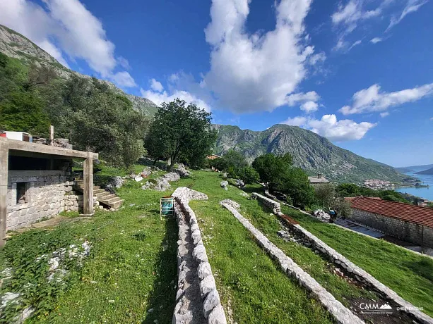 Plot with Sea View and Natural Waterfall near Kotor