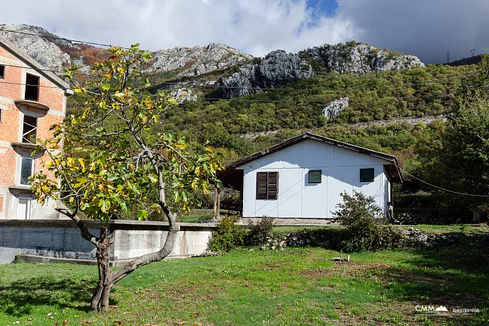 Urbanized Plot with Sea View and Own Water Source – Lapčići, 1,000 m²