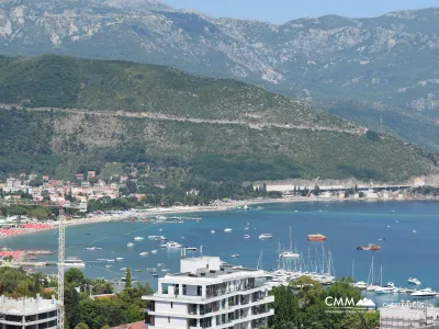 Spacious 3-Bedroom Apartment with Stunning Sea Views