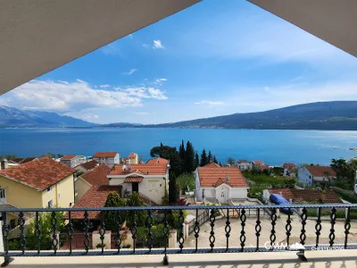 Spacious and bright apartments with panoramic sea views