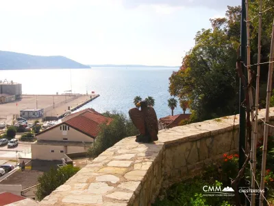 House with two bedrooms and sea views in Zelenika