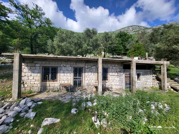 Plot with Sea View and Natural Waterfall near Kotor