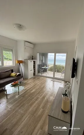 A bright and comfortable 65 m² apartment in Rafailovići