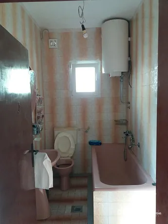 Two-story house in Sutomore