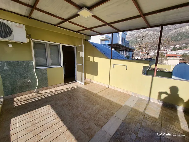 House with apartments in Sutomore