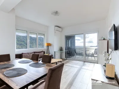 A bright and comfortable 65 m² apartment in Rafailovići