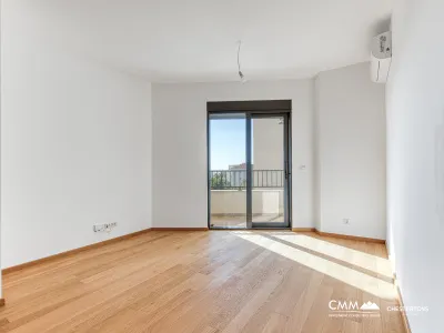 One-bedroom apartment with garage, Bečići