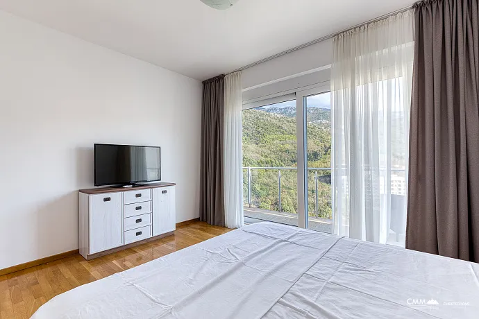 A seaview apartment in Becici