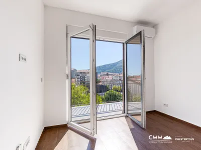 Sunny one-bedroom apartment of 42 m² in Budva, close to the sea.