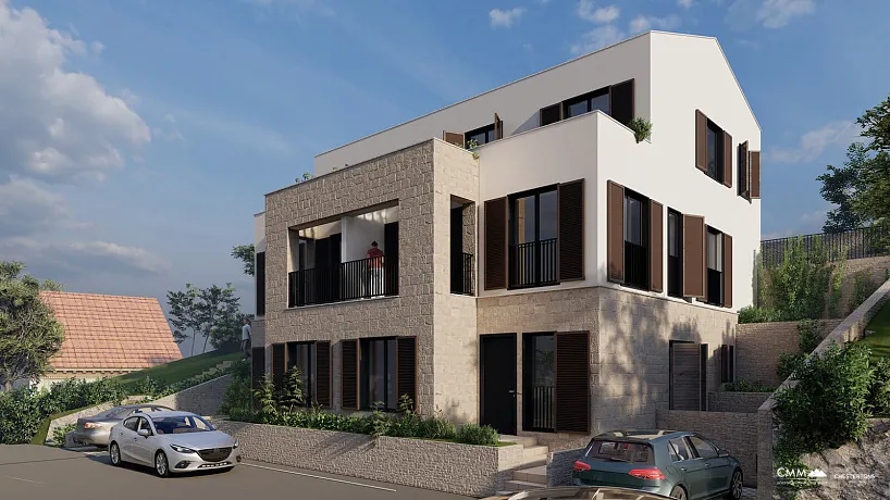 Apartment in a luxurious villa near the sea