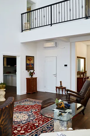 Spacious house in Kumbor with a total area of 335 m²