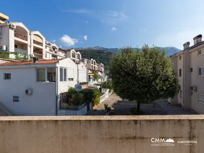 A townhouse wiht mountine view in Budva