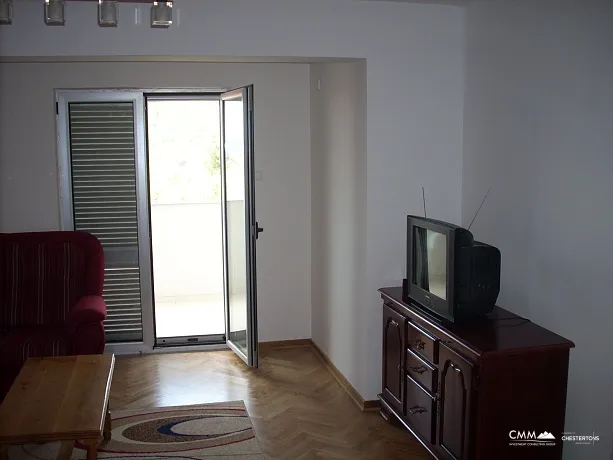 Spacious house in Markovici