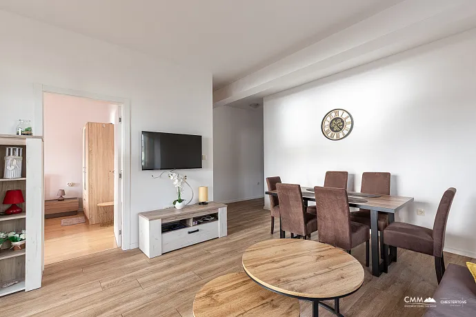 A bright and comfortable 65 m² apartment in Rafailovići
