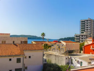 Stunning apartment on the seafront in Rafailovici