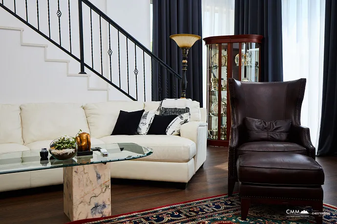 Spacious house in Kumbor with a total area of 335 m²