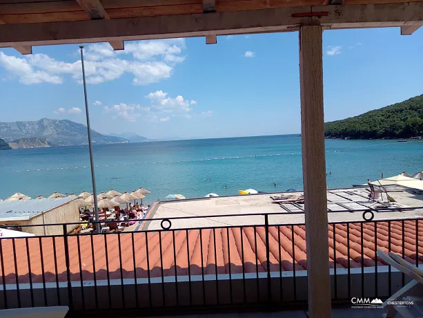 Mini Hotel on Jaz 50 meters from the sea