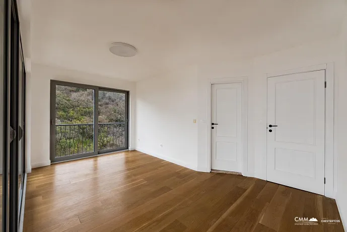Apartment with 3 bedrooms and a stunning sea view from every window.