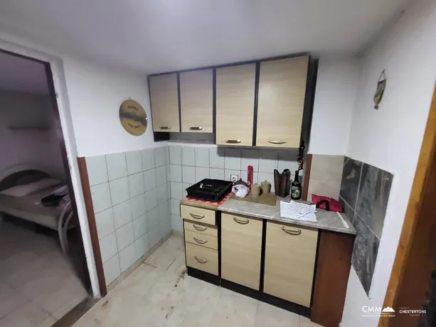 House with apartments in Sutomore