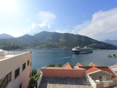 Apartment for sale in Lepetane with sea view