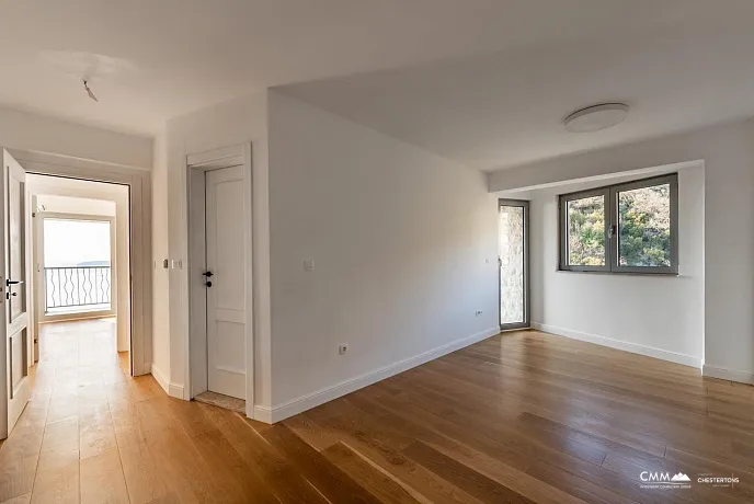 Apartment with 3 bedrooms and a stunning sea view from every window.