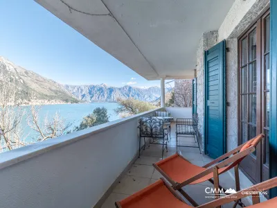 Magnificent villa with a fireplace on the first line with views of the Bay of Kotor