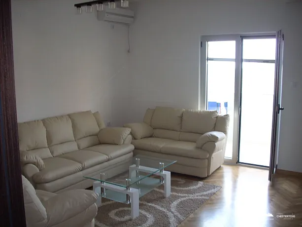 Spacious house in Markovici