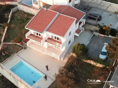 Two-storey house with panoramic sea views