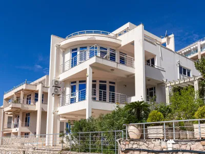 Luxurious villas in Bar
