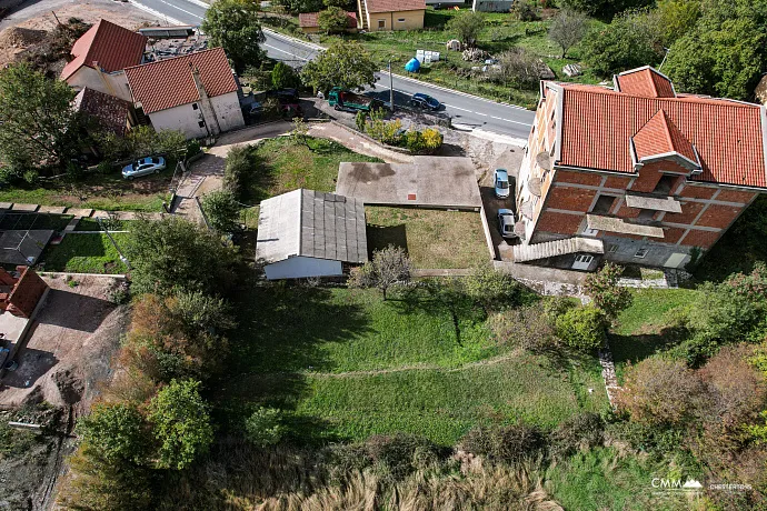 Urbanized Plot with Sea View and Own Water Source – Lapčići, 1,000 m²