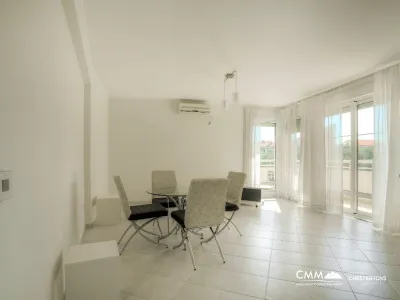 Spacious apartment in Rafailovici
