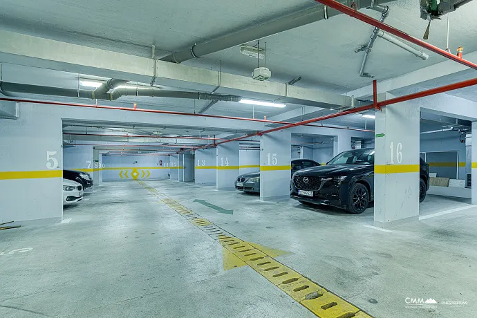 FOR SALE: SPACIOUS, FULLY FURNISHED APARTMENT IN BUDVA WITH GARAGE