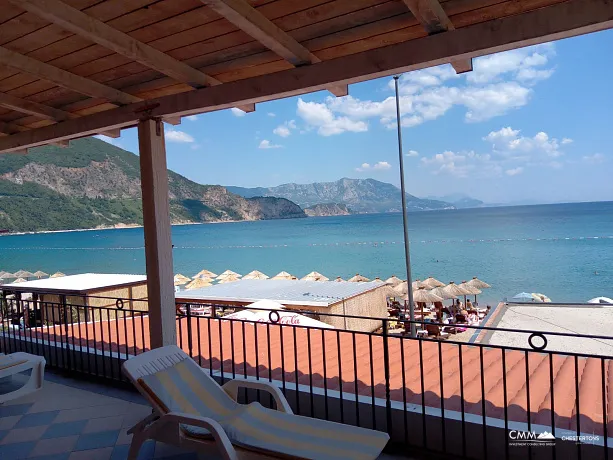 Mini Hotel on Jaz 50 meters from the sea