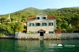 Villa in the bay on the first line