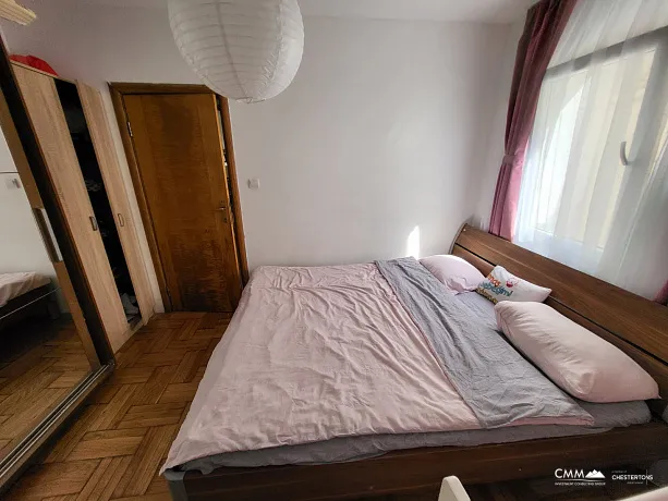 Apartment with a spacious terrace in a quiet location in Budva