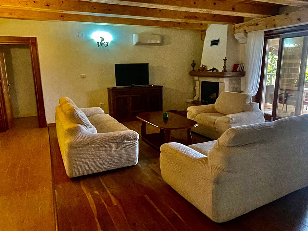 Apartments in an exclusive location not far from Budva with a sea view
