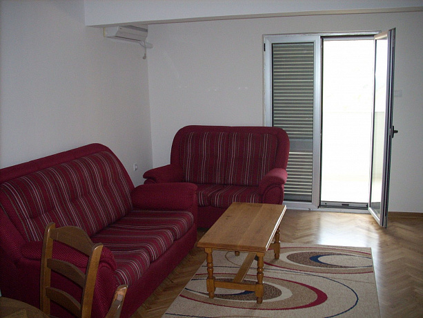 Spacious house in Markovici