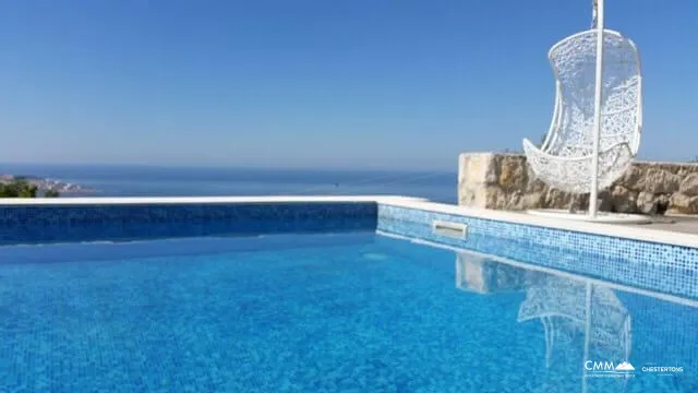 Villa with a swimming pool for sale in Bar