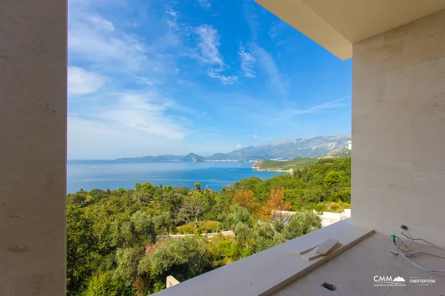 Two magnificent villas, exquisitely designed and with unrivaled views of the sparkling sea.