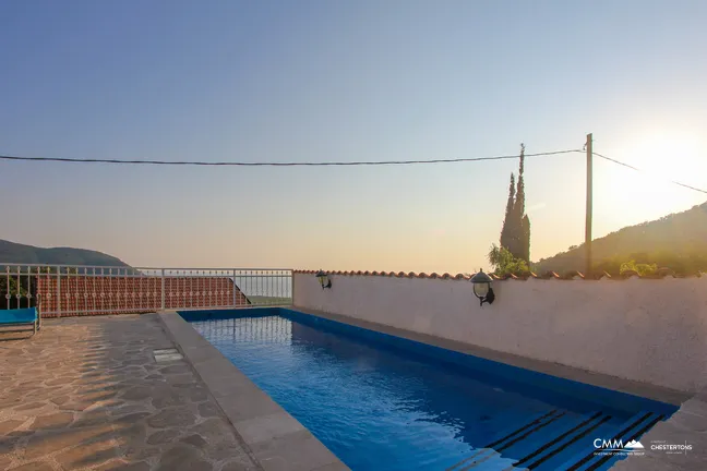 Apartment house with a swimming pool and a phenomenal view