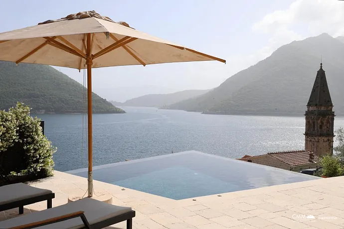 Luxury Villa with Panoramic Sea View – Elegance and Comfort Combined