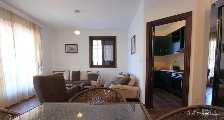 Apartment for sale in Kostanjica with sea views