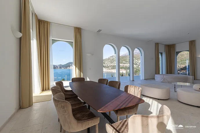 Luxurious villas in the PURE MANSIONS complex