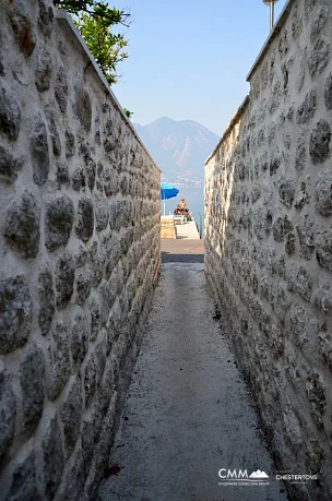 Apartments in six apartment house in Kotor