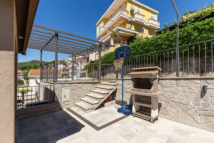 Excellent villa in the center of Herceg Novi