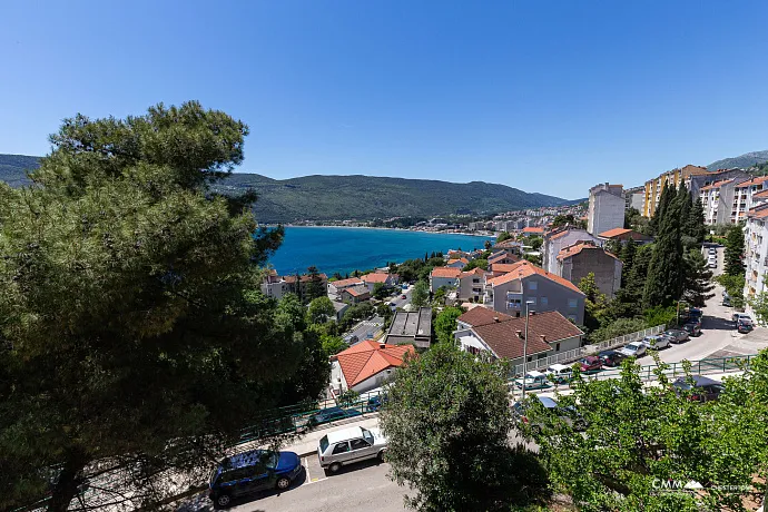 Excellent villa in the center of Herceg Novi