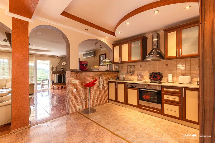 House in Kumbor 200 m to the sea