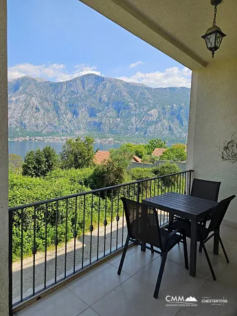 Spacious 1-Bedroom Apartment in Prcanj