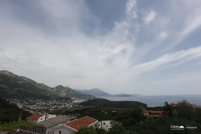 House in Bjelisi on two floors with a spacious yard